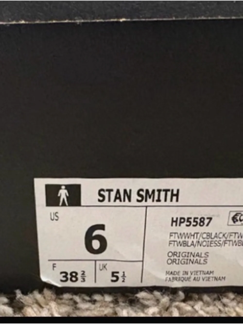 Limited edition adidas Stan Smith Disney White Sneakers 101 Dalmatians Women’s 8